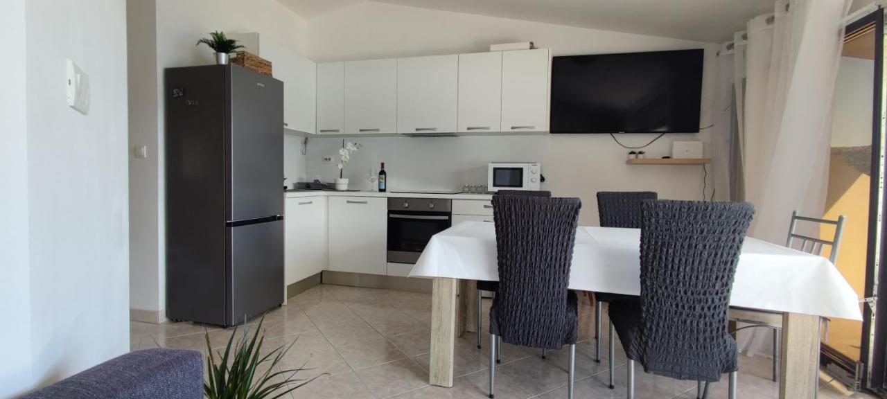 Apartman Mila Марина Экстерьер фото