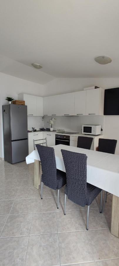 Apartman Mila Марина Экстерьер фото